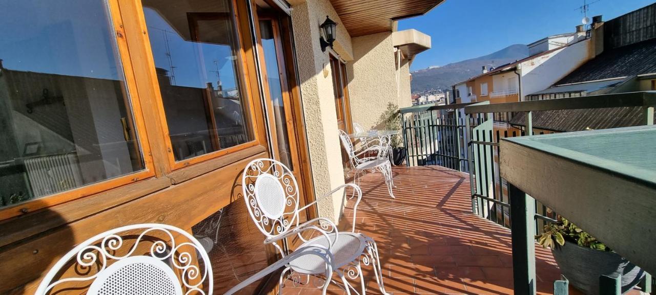 Apartamento Flor De Nieve Jaca Exterior foto