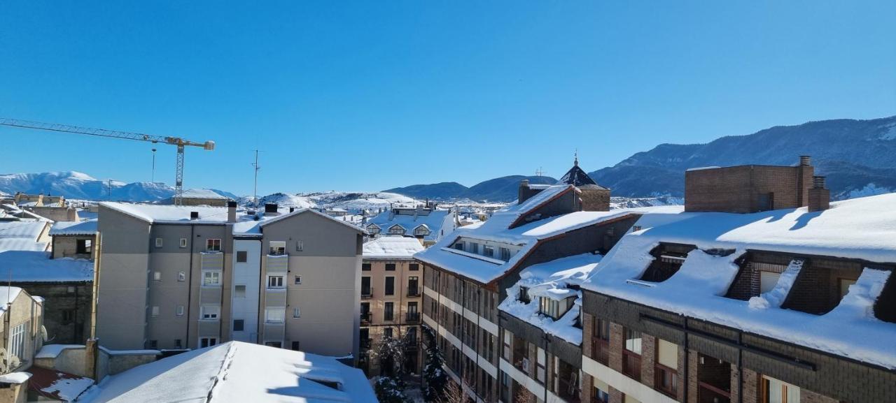 Apartamento Flor De Nieve Jaca Exterior foto