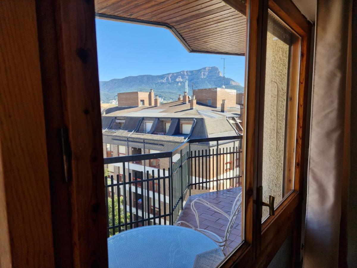 Apartamento Flor De Nieve Jaca Exterior foto