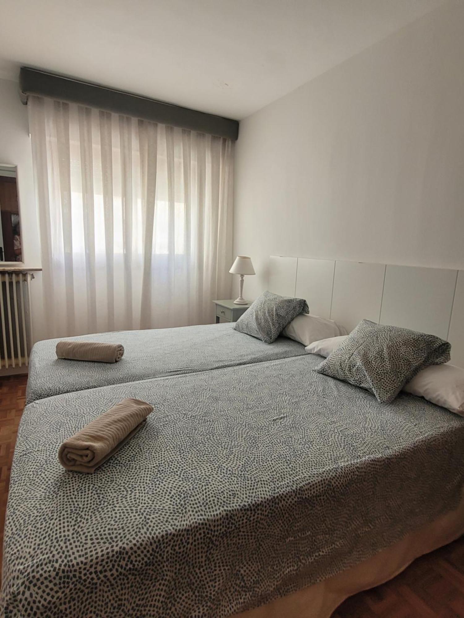 Apartamento Flor De Nieve Jaca Exterior foto